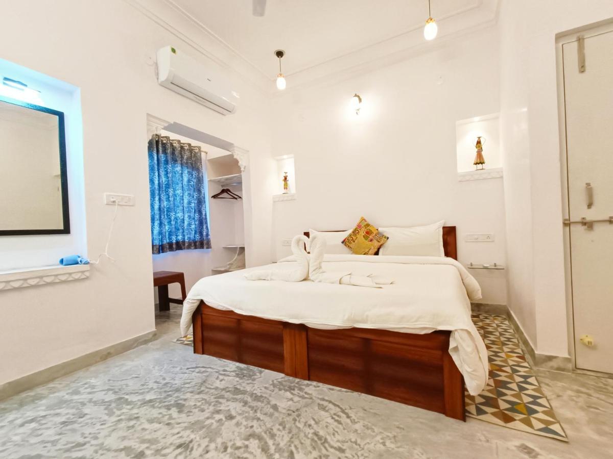 Hotel Prakash Ji'S Haveli -Luxurious Lakeside Retreat- Udaipur Exterior foto